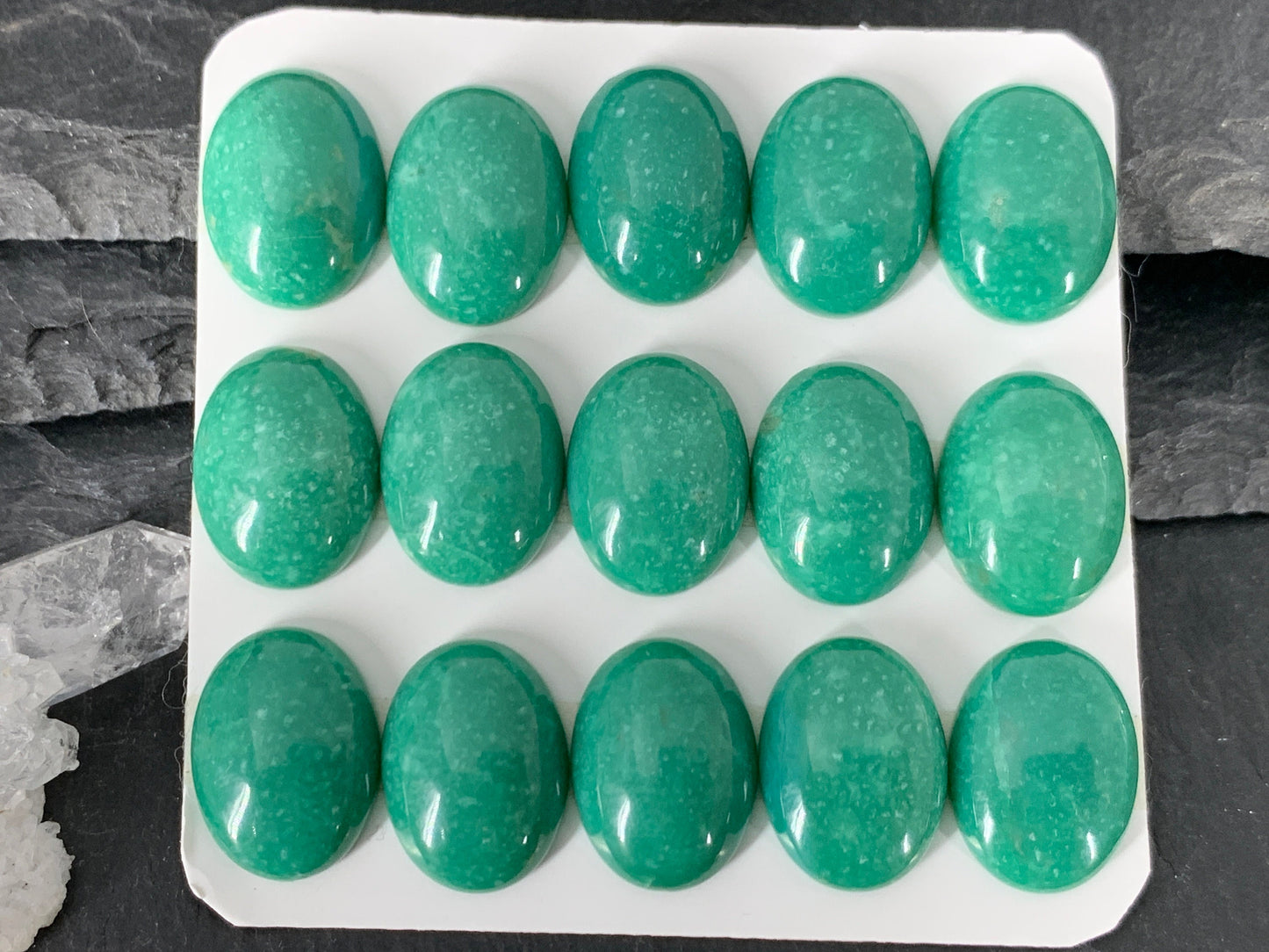 Nevada Turquoise oval 12x16mm cabochon - Calibrated cabochons