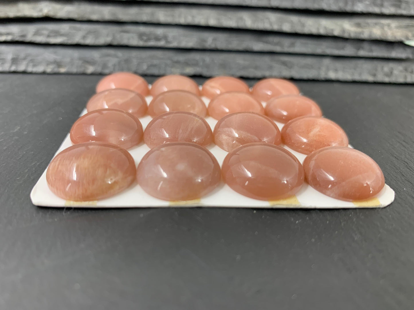 Pink Moonstone round 18mm cabochon - Calibrated cabochons