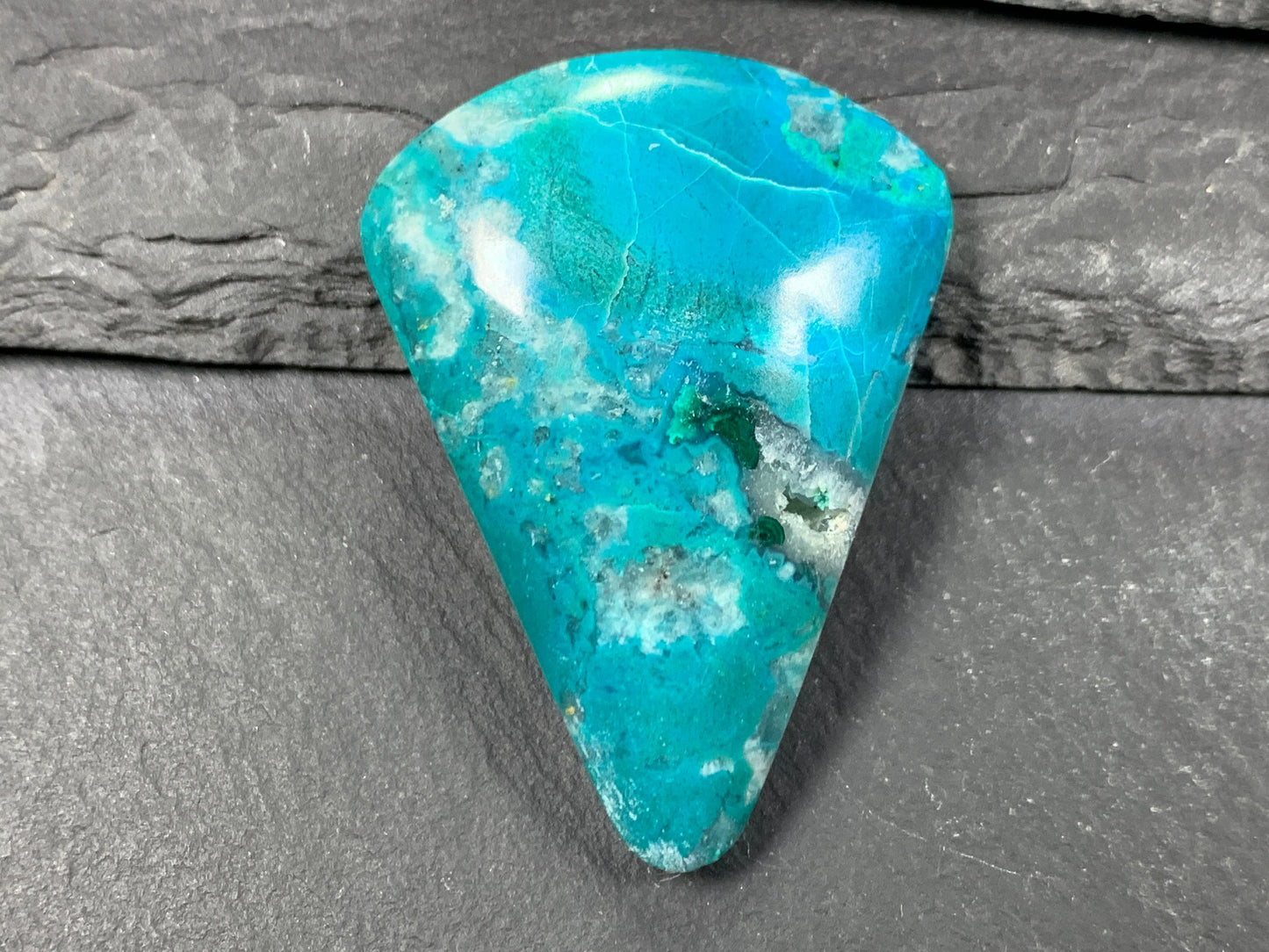 Chrysocolla 43x31x18mm cabochon (Peru)