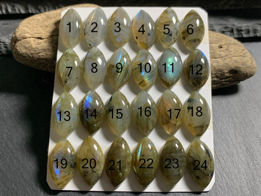 Labradorite marquise  10x20mm cabochon - Calibrated Cabochons