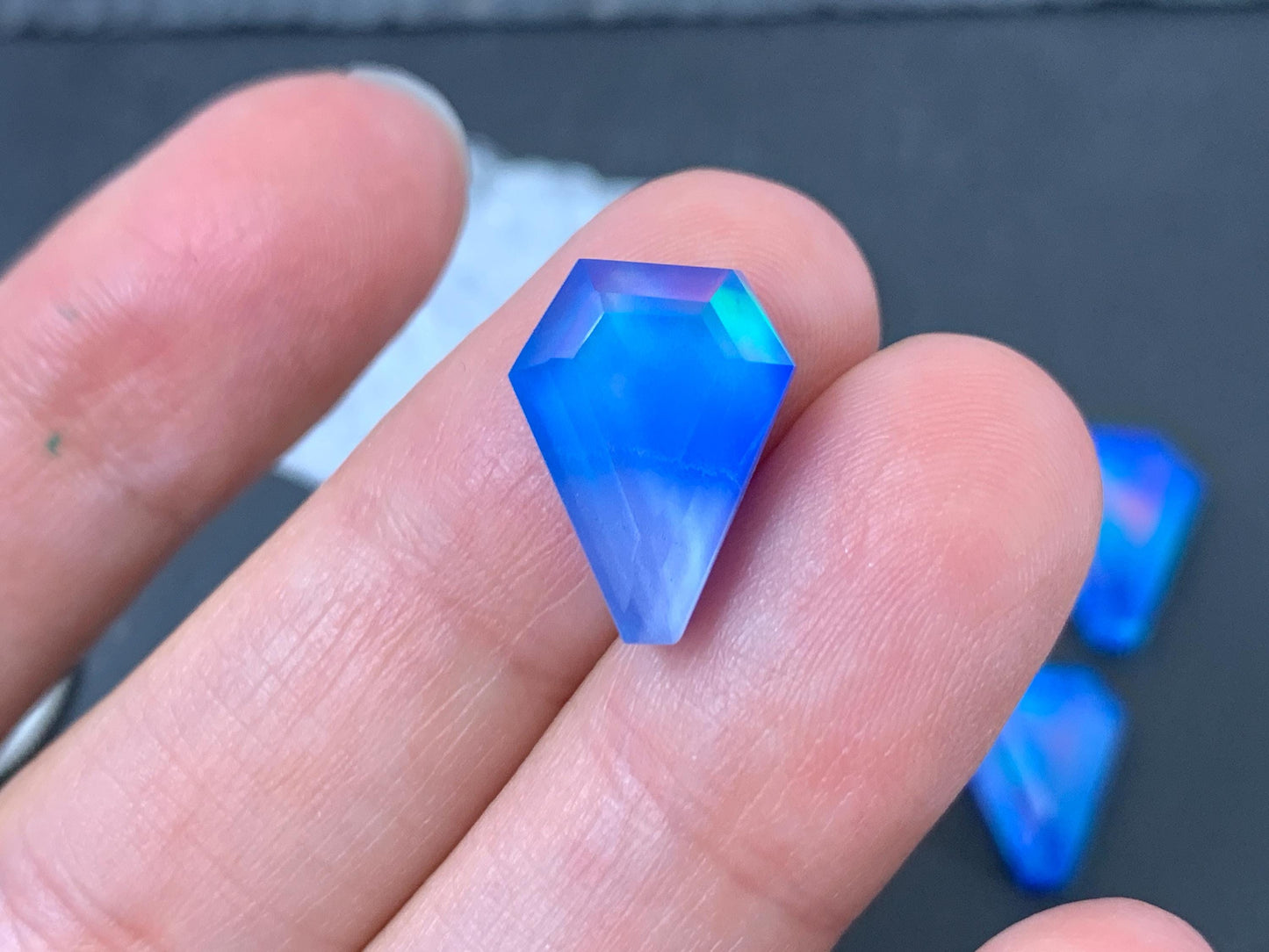 Faceted Aurora Opal coffin 15-17mm long cabochon - Doublet cabochons