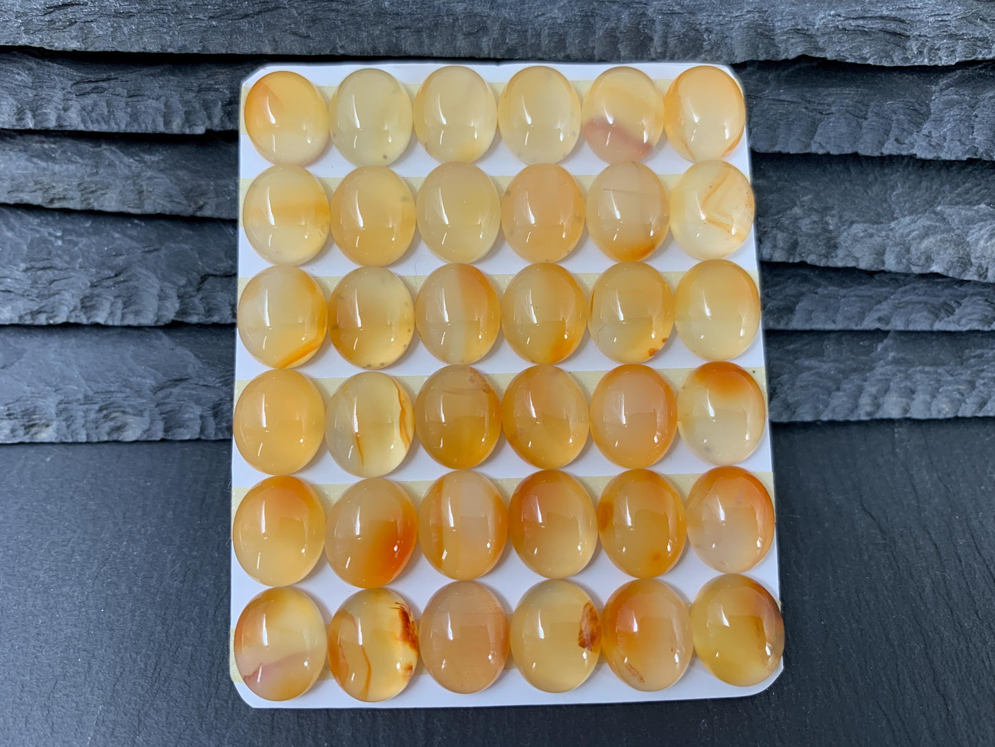 Carnelian oval 10x12mm cabochon - Calibrated cabochons