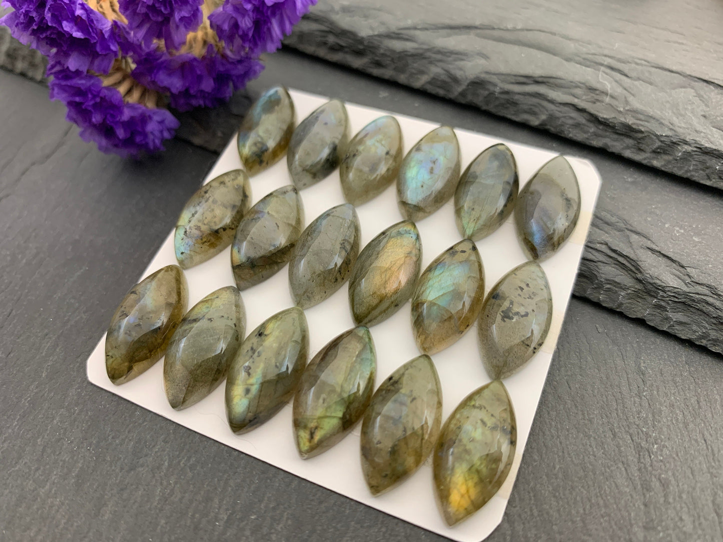 Labradorite marquise  10x20mm cabochon - Calibrated Labradorite