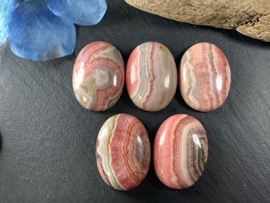 Rhodochrosite oval 22x30mm cabochon