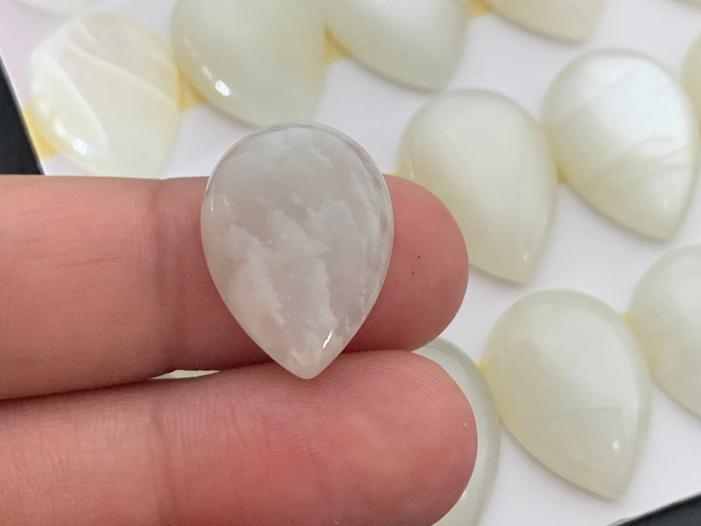 White MoonStone pear 15x20mm cabochon - Calibrated cabochons