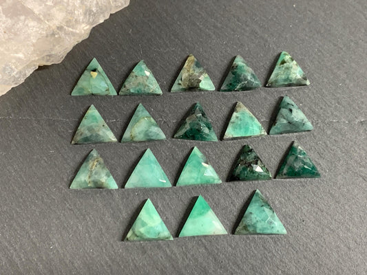 Faceted Emerald triangle 10x11mm cabochon