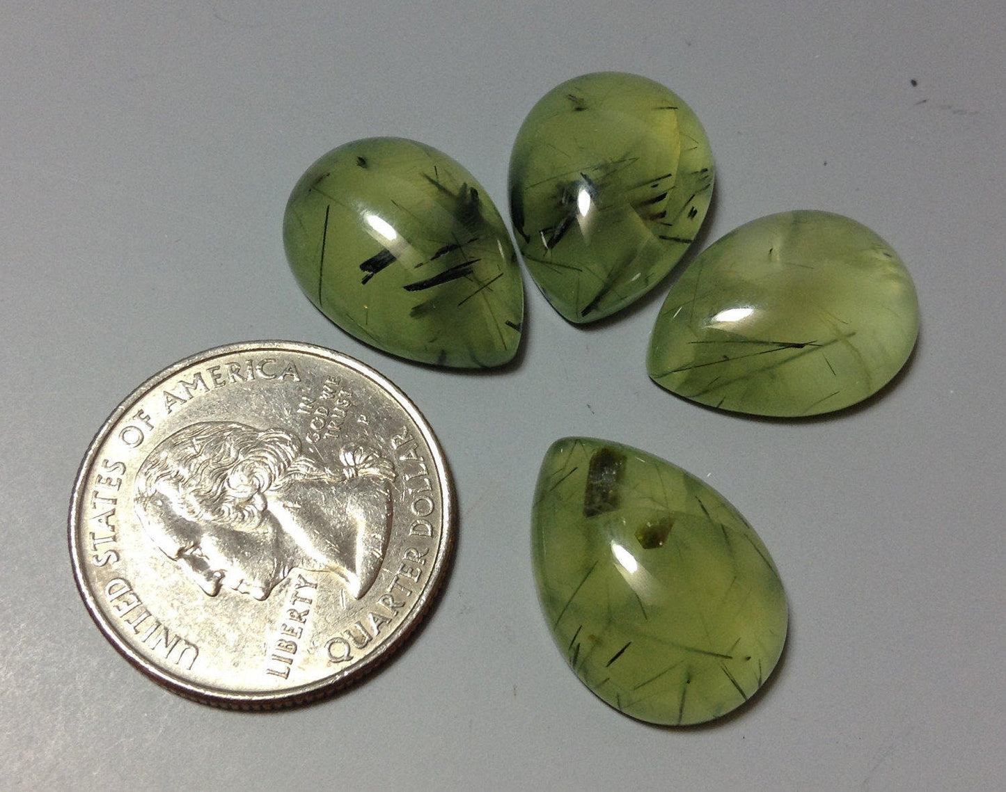 Prehnite pear 15x20mm cabochon - Calibrated cabochons