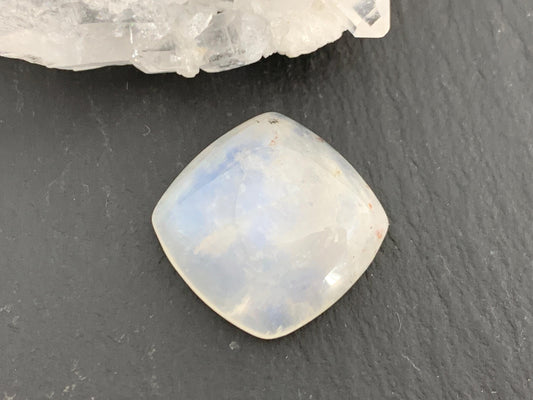 Rainbow Moonstone 18x18x7mm cabochon