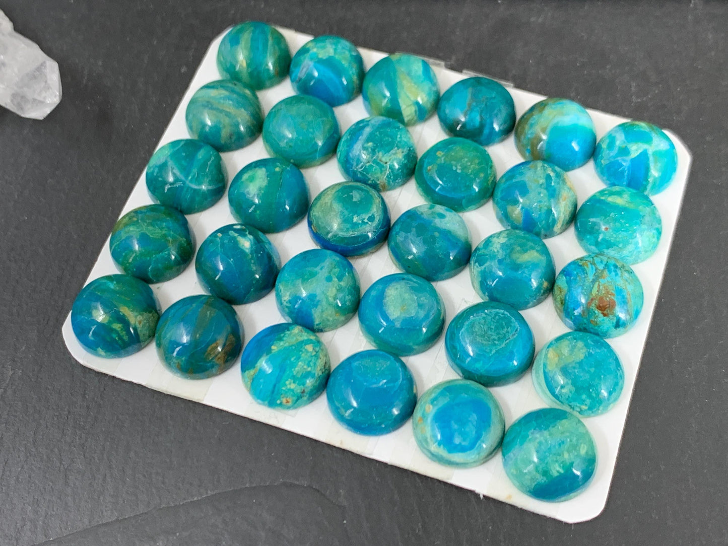 Opaline round 12mm cabochon - Calibrated cabochons