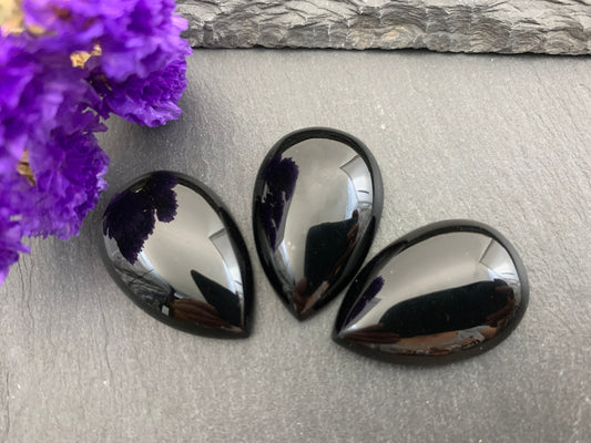 Black Agate pear cabochon 20x30mm - Calibrated cabochons