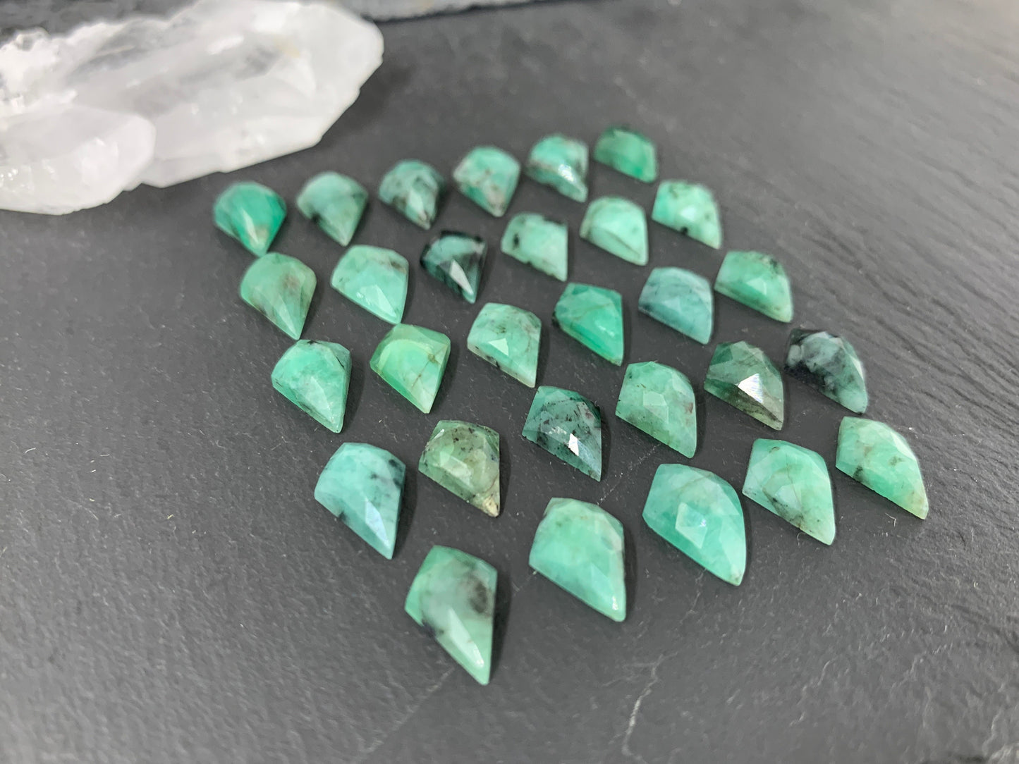 Faceted Emerald rhombus 8x12mm cabochon