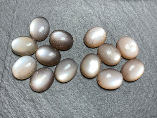Gold Sunstone oval 8x10mm Cabochon - Calibrated cabochons