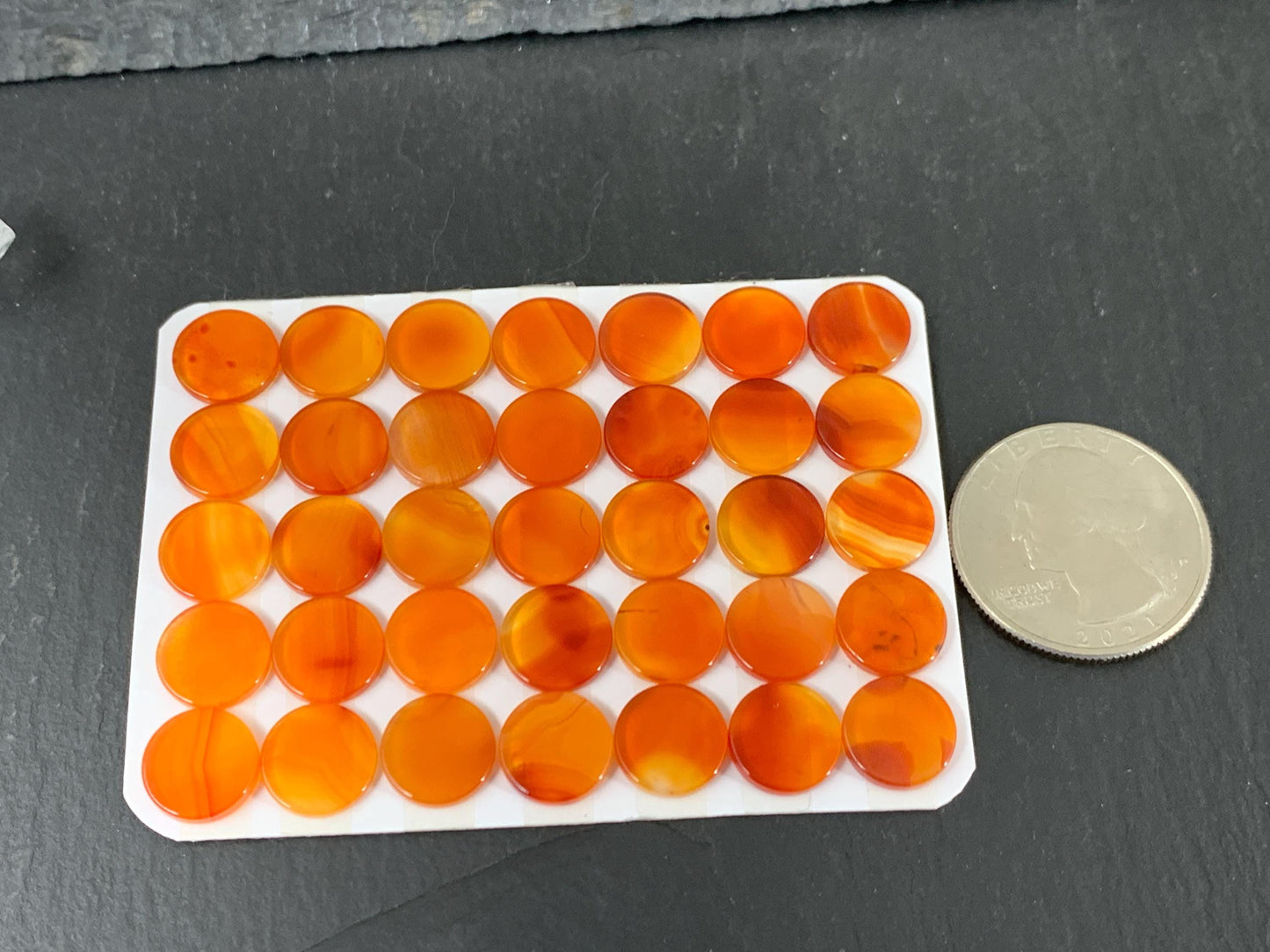 Flat Carnelian round 10mm cabochon - Calibrated cabochon