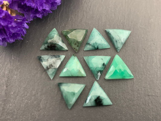 Faceted Emerald triangle 10mm cabochon