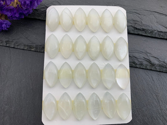White Moonstone marquise  10x18mm cabochon - Calibrated cabochons