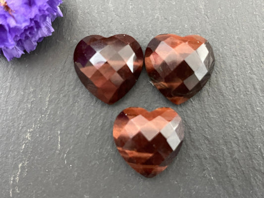 Faceted Red Tiger Eye Heart 15mm cabochon - Calibrated cabochons