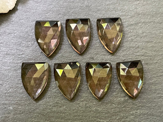 Faceted color changing Alexandrite shield 10x14mm cabochon - Cabochons are calibrated