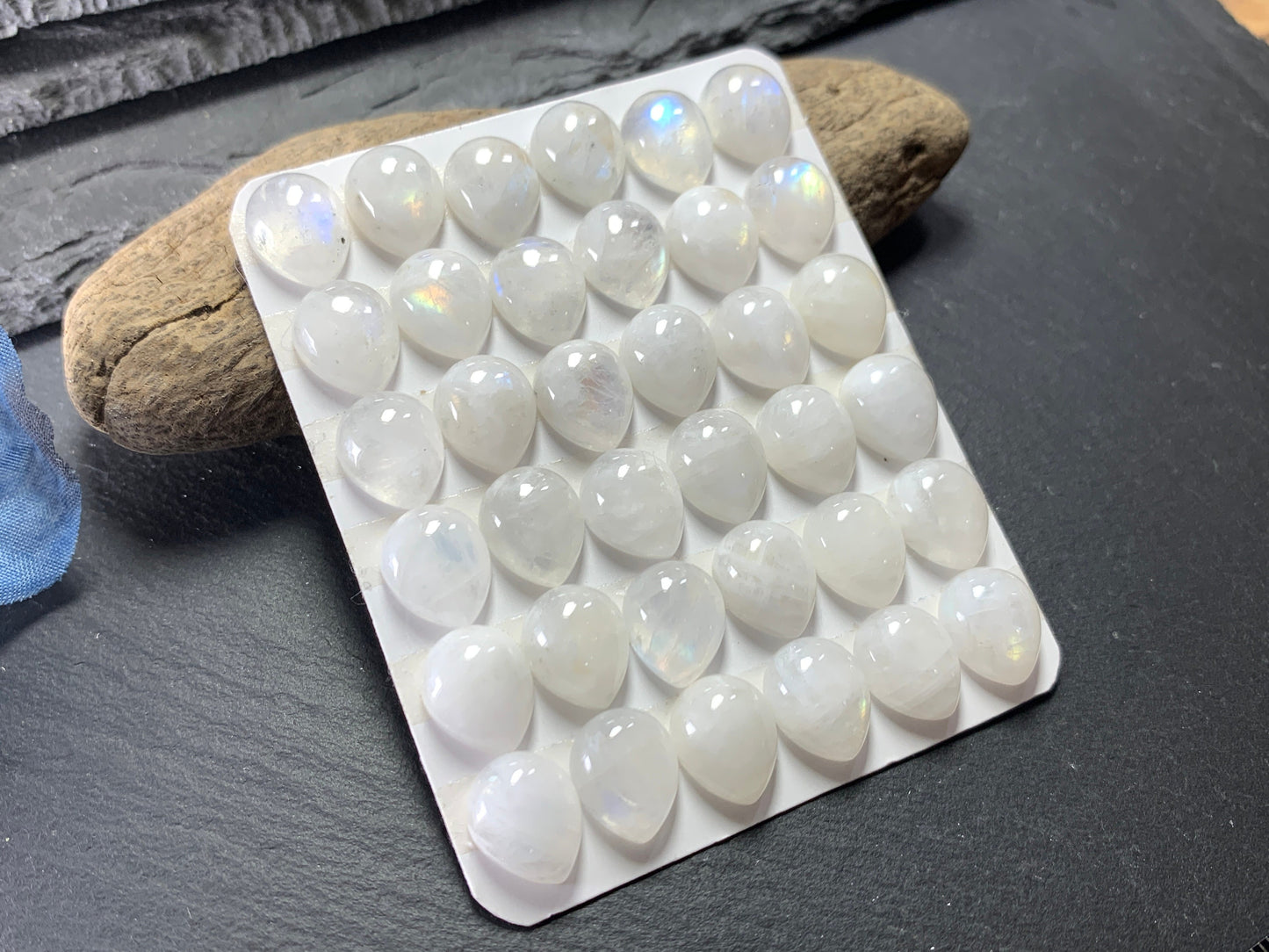 Rainbow MoonStone pear 10x12mm cabochon - Calibrated cabochons
