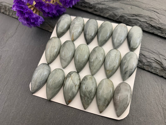 Eagle Eye pear 10x20mm cabochon - Calibrated Cabochons