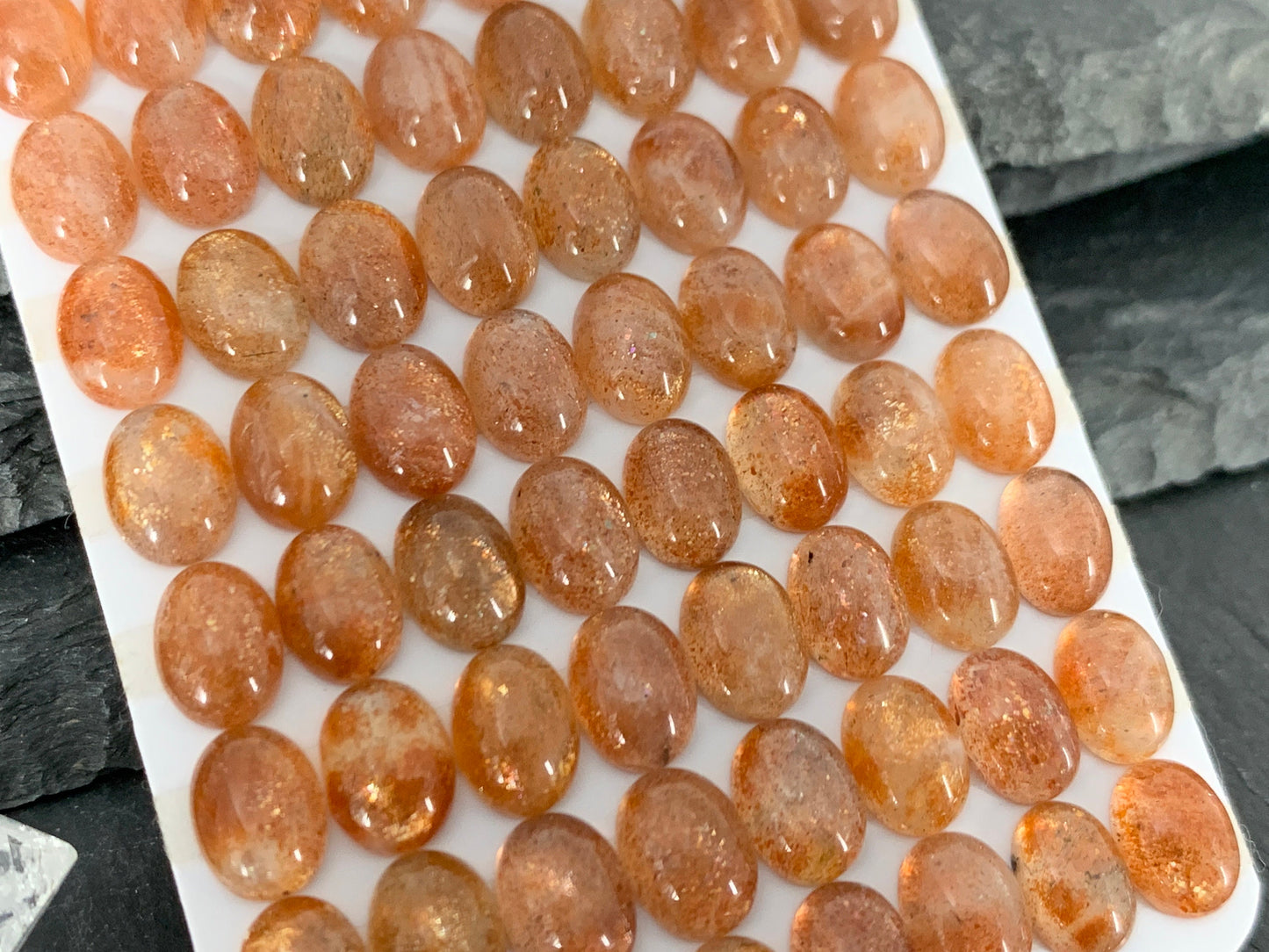 SunStone oval 6x8mm cabochon - Calibrated cabochons