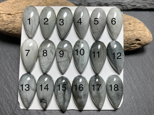 Eagle Eye pear 10x20mm cabochon - Calibrated cabochons