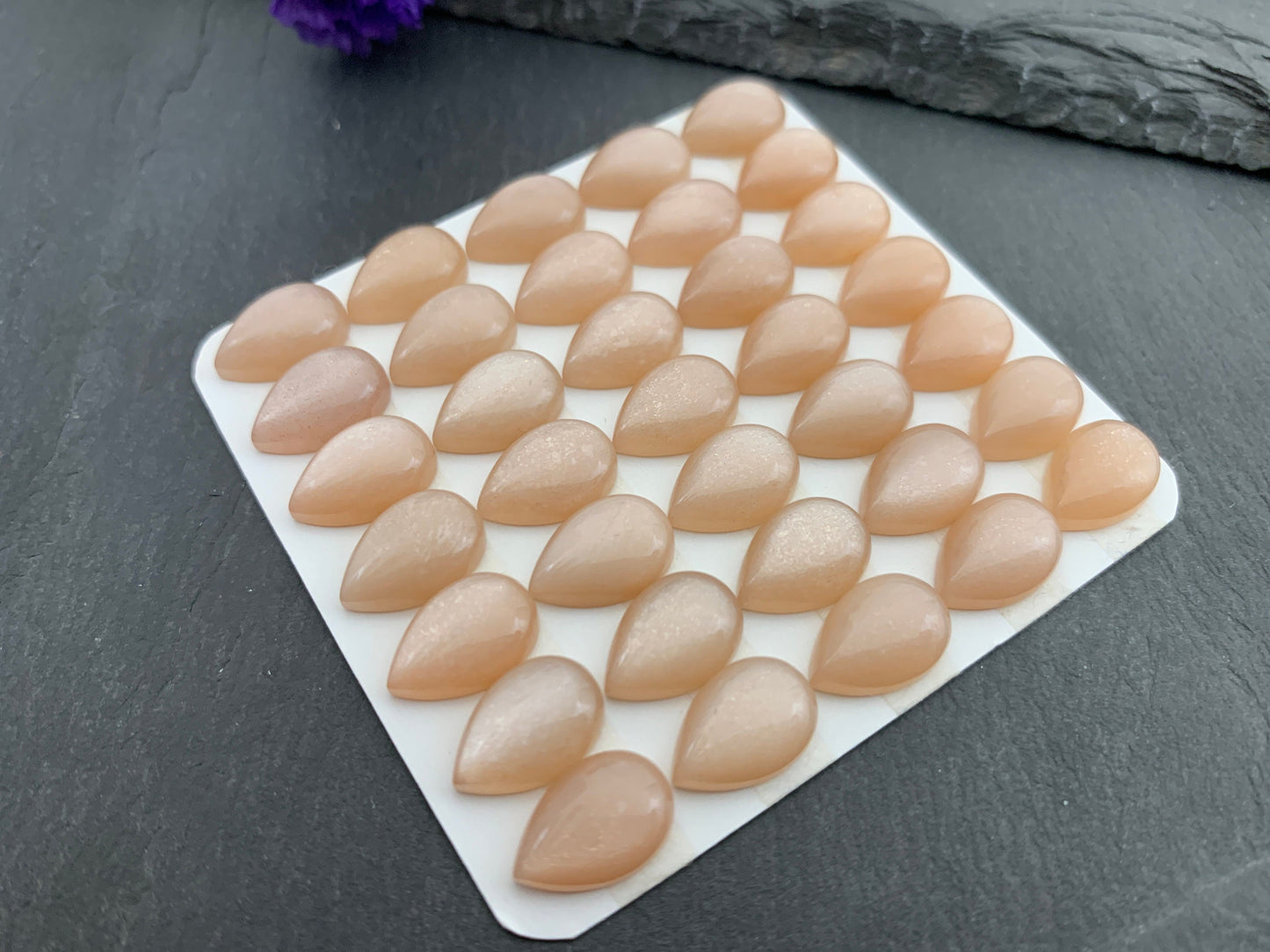 Peach Moonstone pear 8x12mm cabochon - Calibrated cabochons