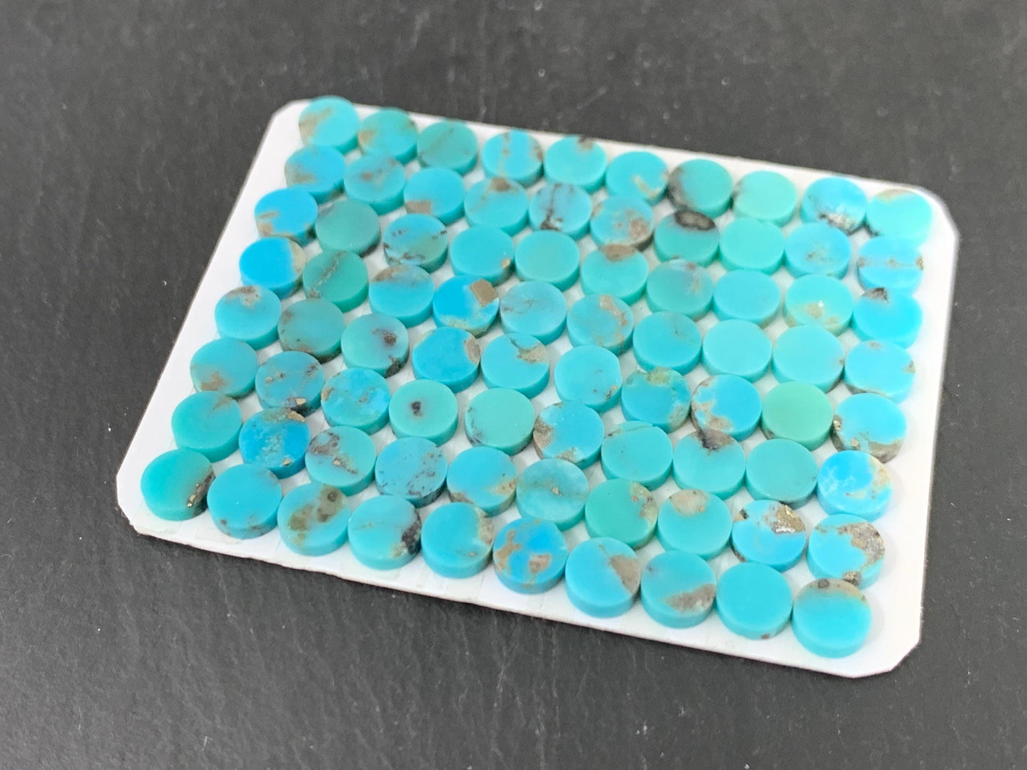Flat Turquoise round 5mm cabochon - Calibrated cabochons