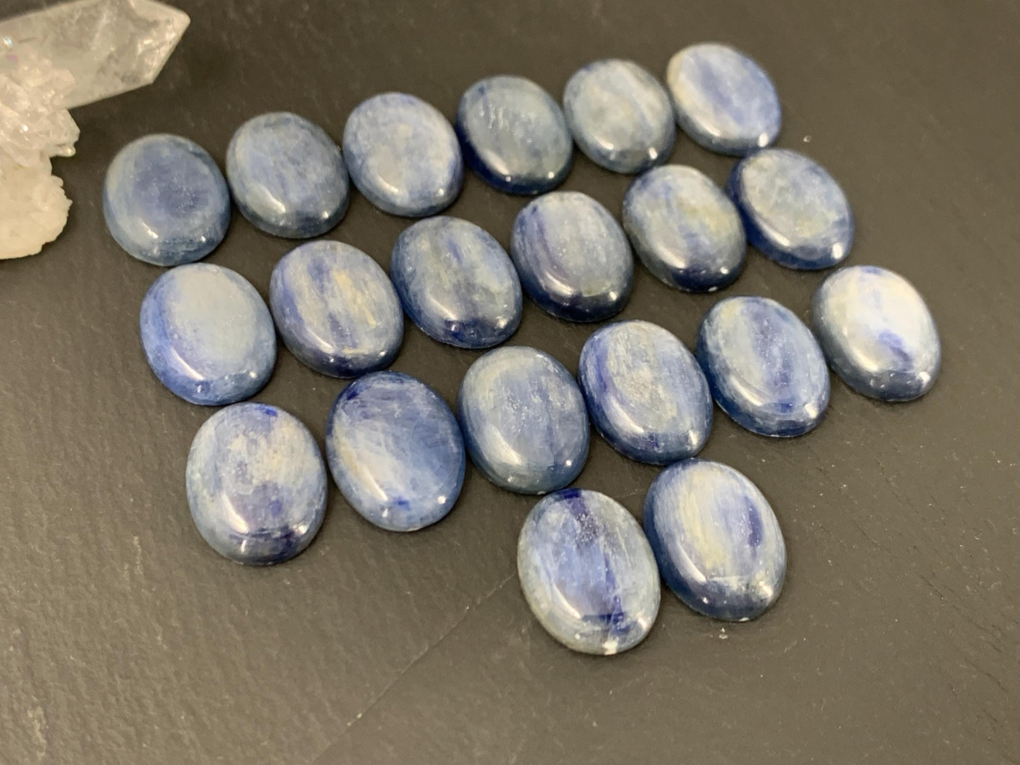 Kyanite oval 12x16mm cabochon - Calibrated cabochons /W455